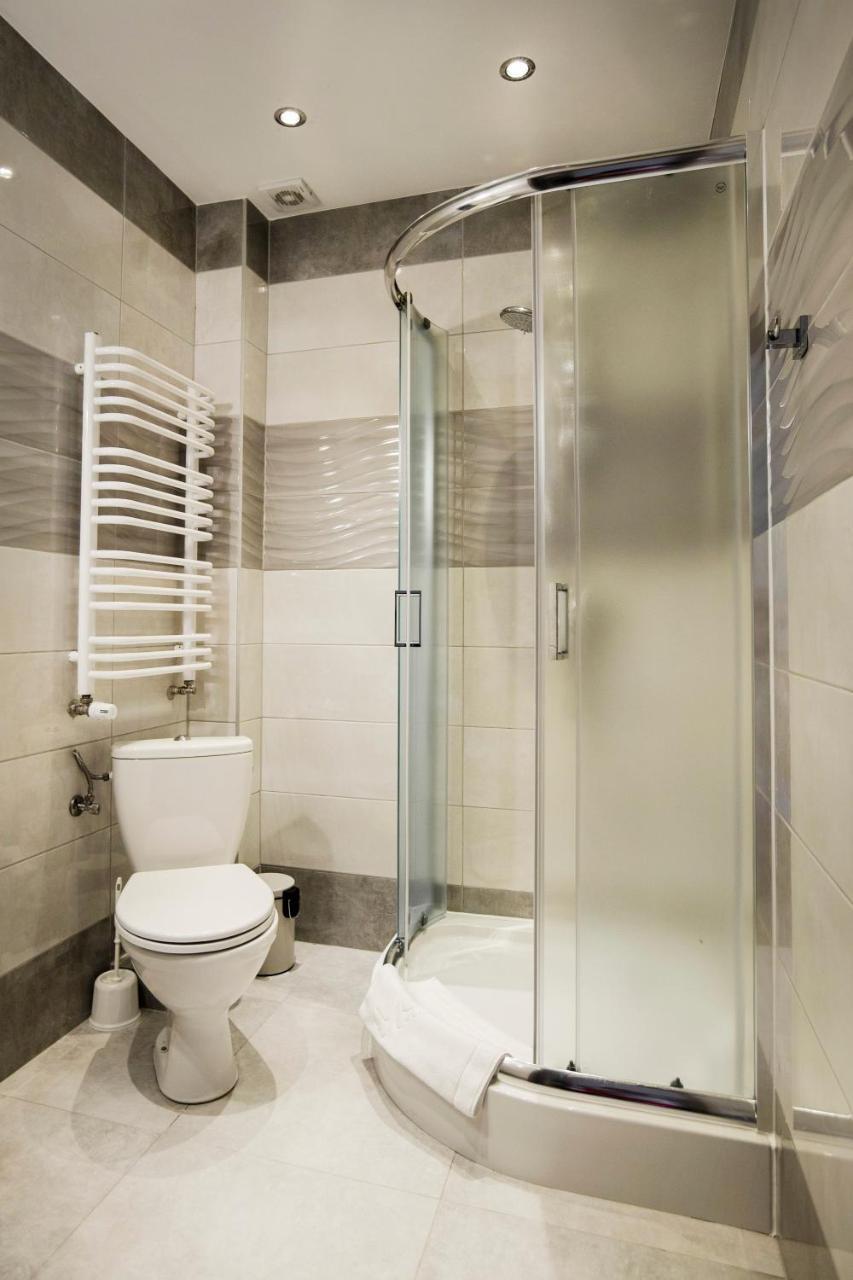Gosciniec Ceglane Katy Hotel Dwikozy Exterior photo