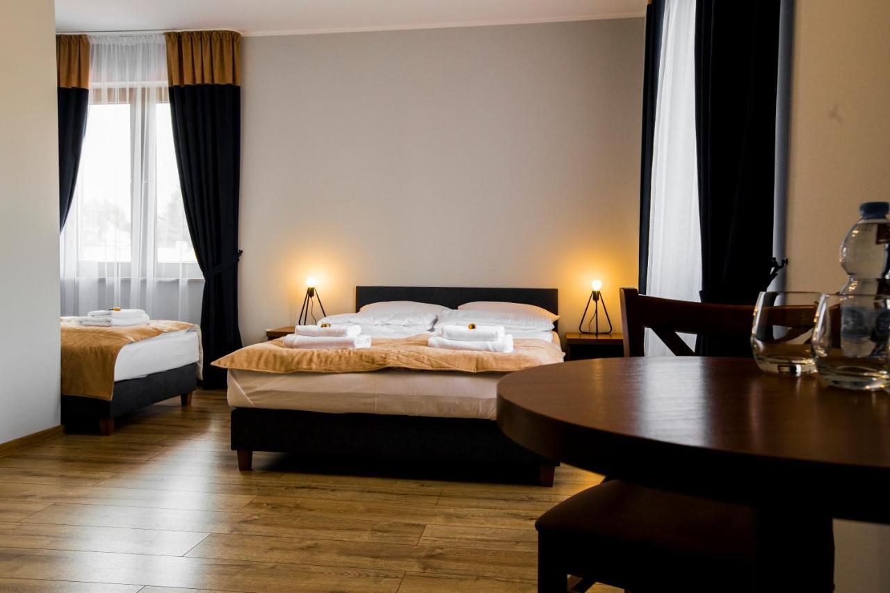 Gosciniec Ceglane Katy Hotel Dwikozy Exterior photo